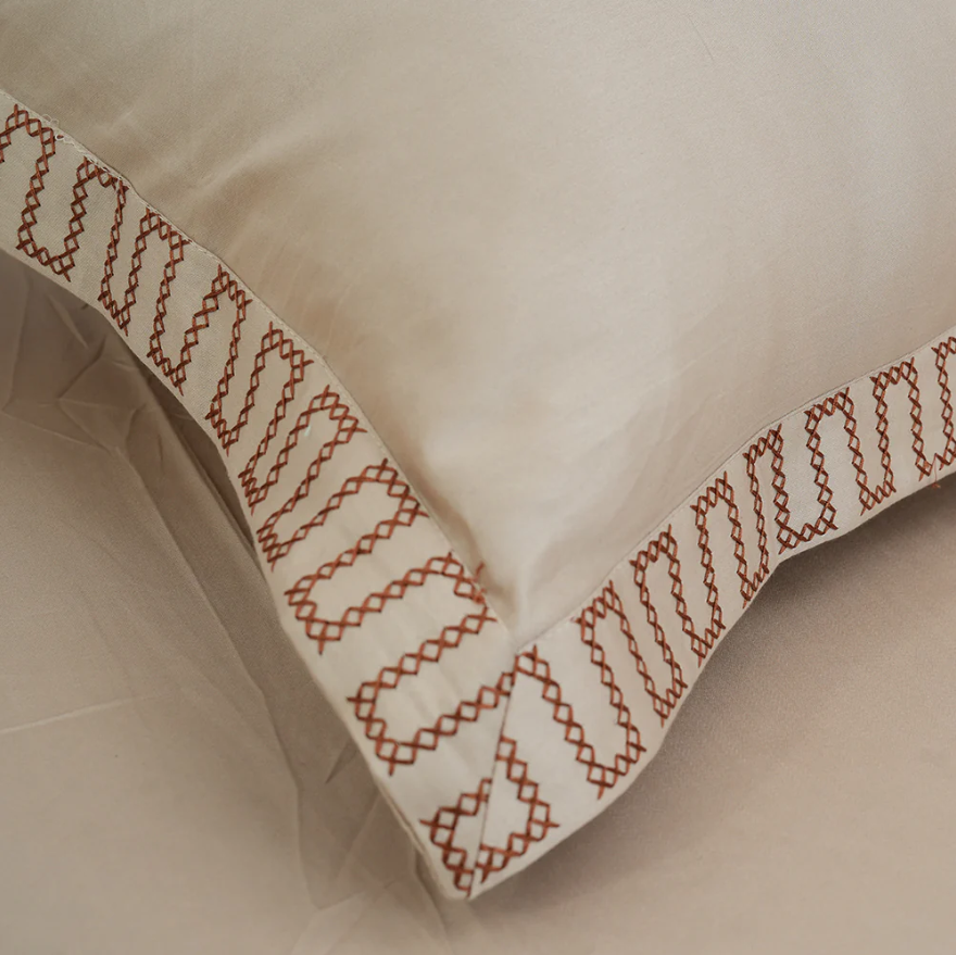 Pristine Cream Tumble (300 TC) - 100% Cotton King-Size Bedsheet + 2 Pillow Covers