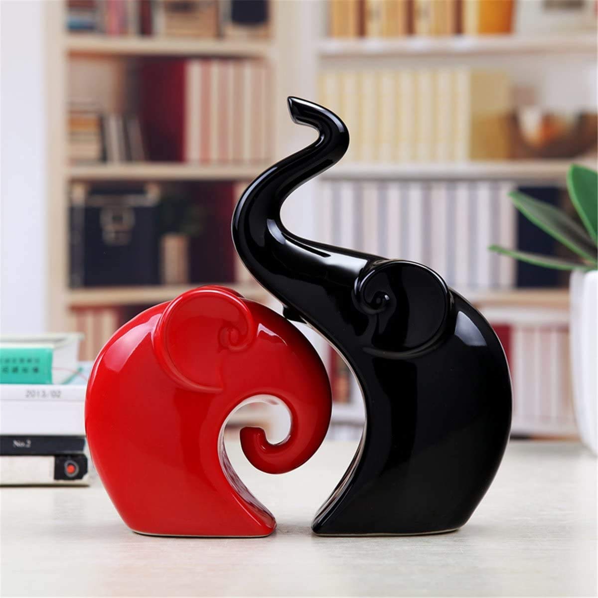 Elephant Family Glossy Showpiece Set - (MVS)
