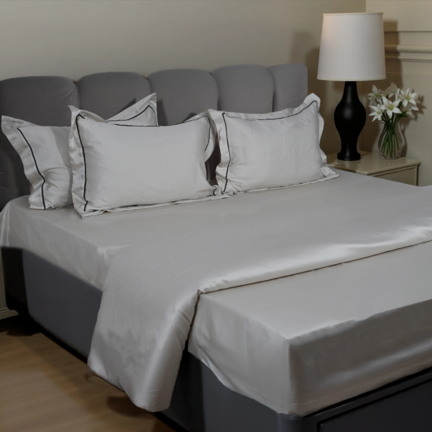 BOMOND Elegant Piping Bedsheet (300TC) - 100% Cotton King-Size Bedsheet + 2 Pillow Covers