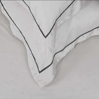 BOMOND Elegant Piping Bedsheet (300TC) - 100% Cotton King-Size Bedsheet + 2 Pillow Covers
