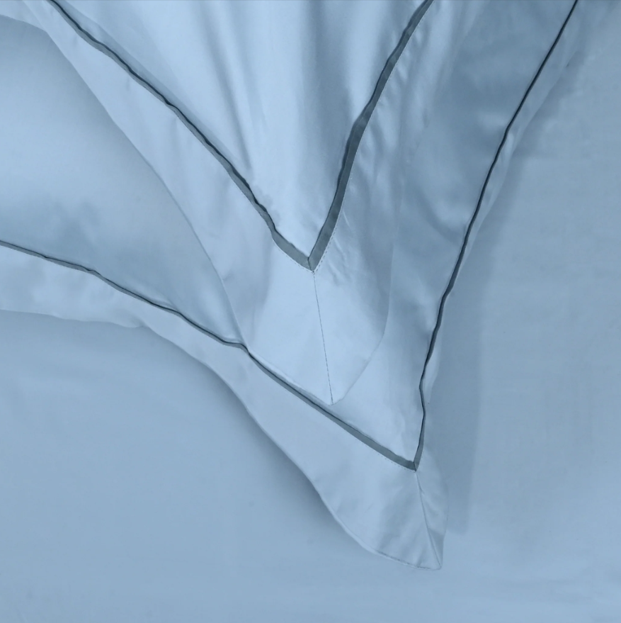 BOMOND Elegant Piping Bedsheet (300TC) - 100% Cotton King-Size Bedsheet + 2 Pillow Covers