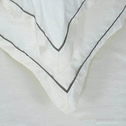 BOMOND Elegant Piping Bedsheet (300TC) - 100% Cotton King-Size Bedsheet + 2 Pillow Covers