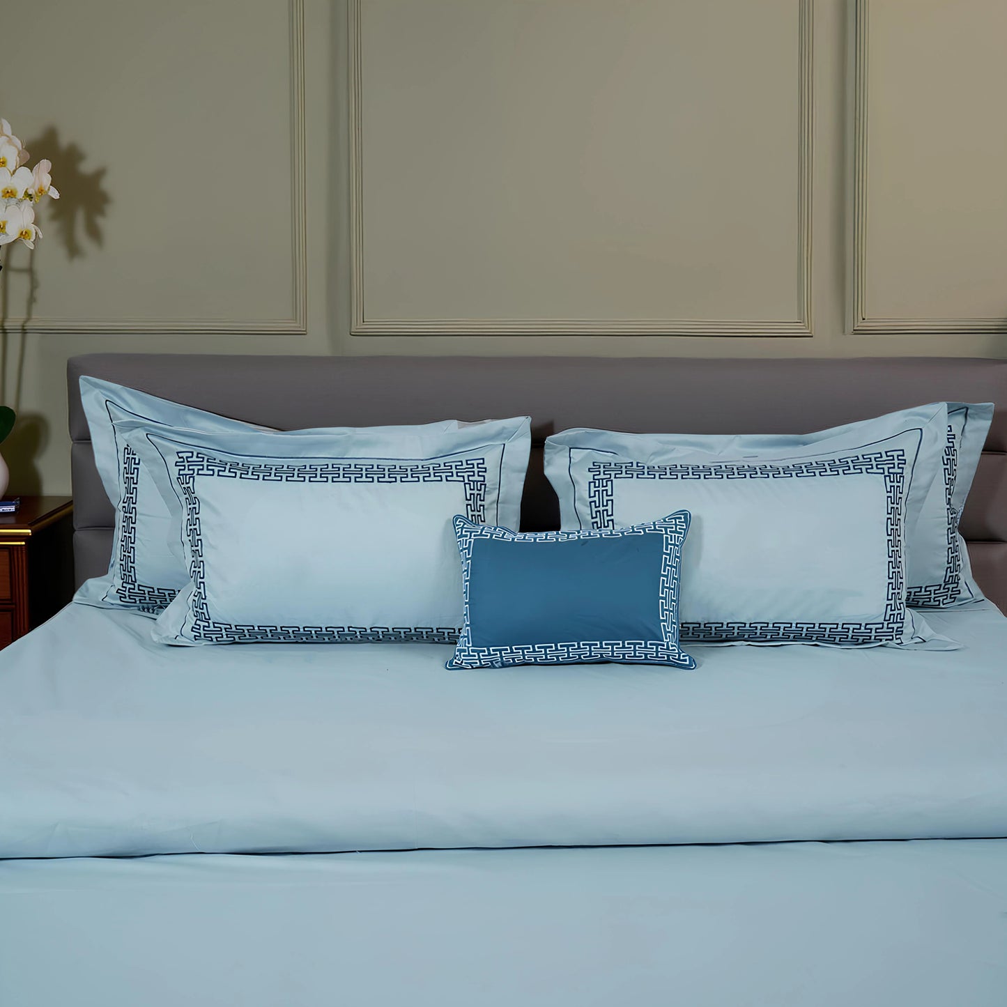 Junoon Blue Punk (400 TC) - 100% Cotton King-Size Bedsheet + 4 Pillow Covers