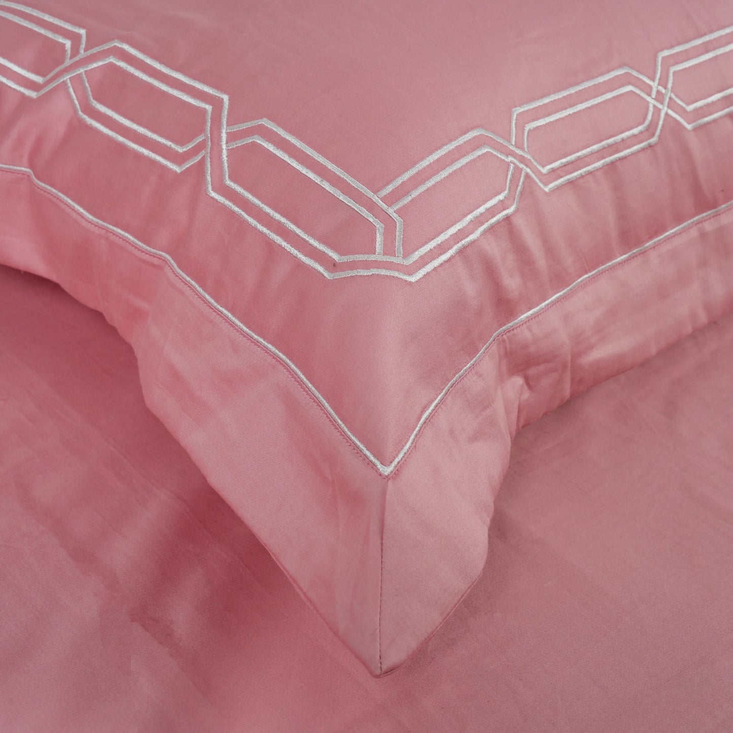 Junoon Bubble Pink (400 TC) - 100% Cotton King-Size Bedsheet + 4 Pillow Covers