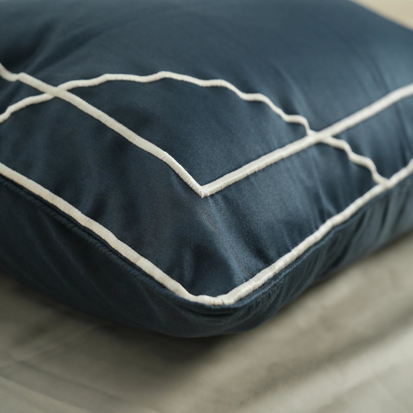 Junoon Cream Bell (400 TC) - 100% Cotton King-Size Bedsheet + 4 Pillow Covers