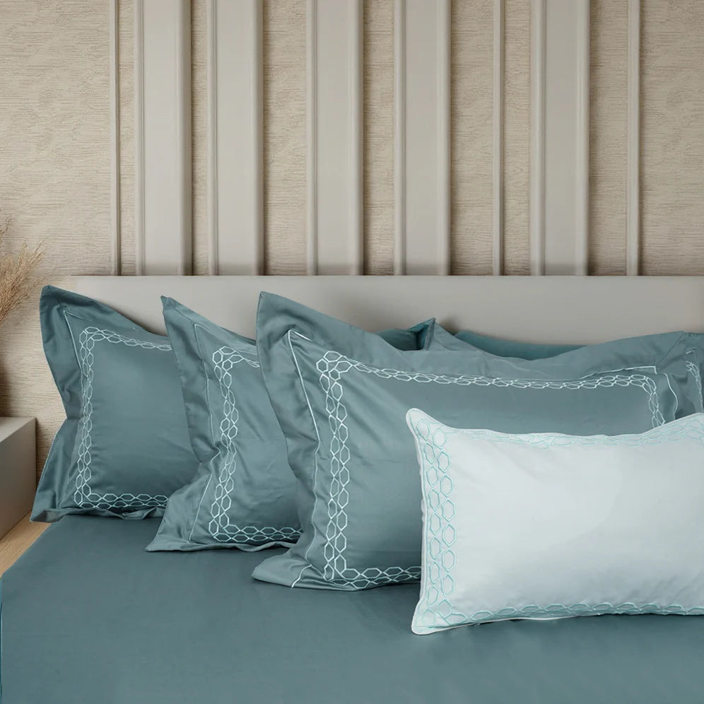 Junoon Noir Matt (400 TC) - 100% Cotton King-Size Bedsheet + 4 Pillow Covers