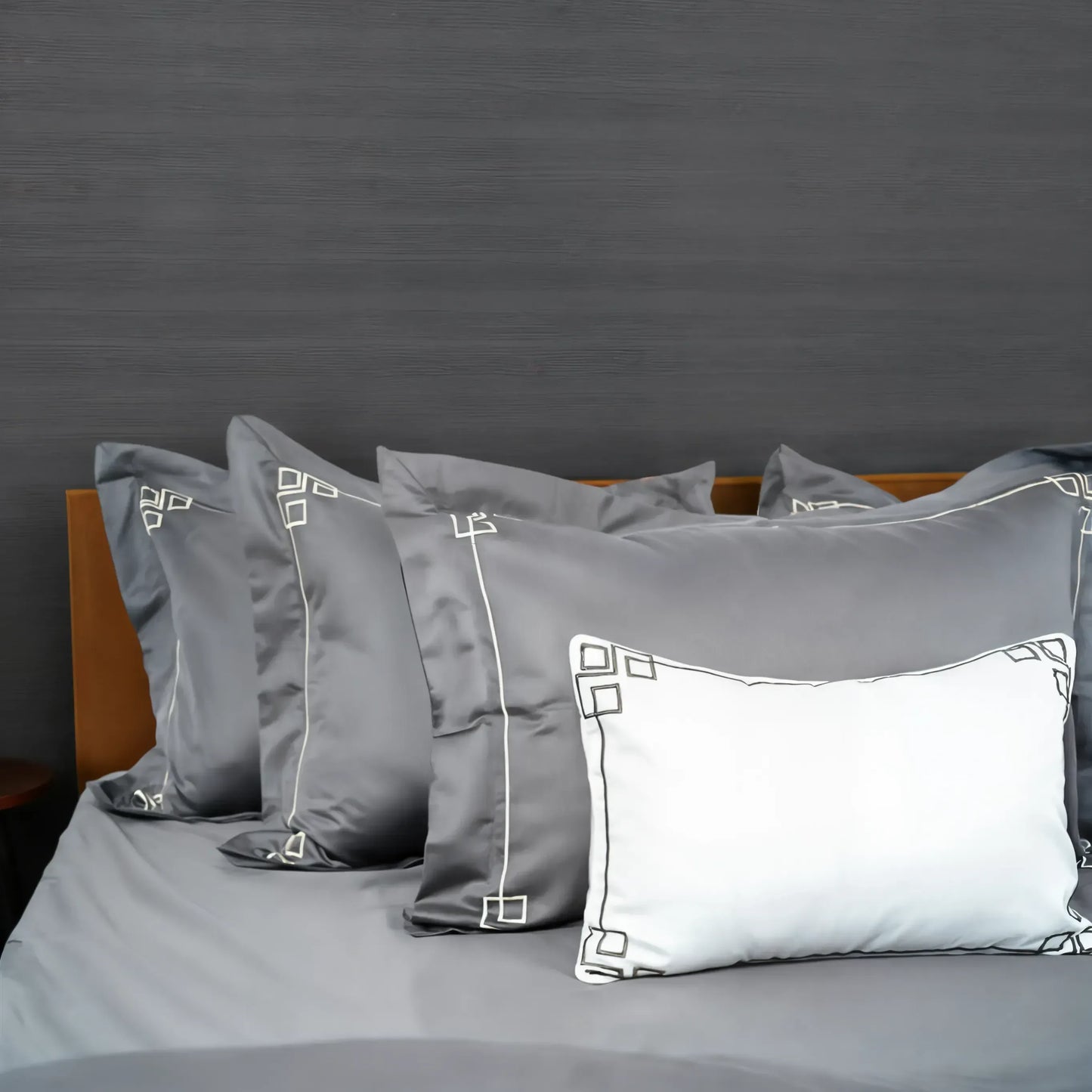 Junoon Rio Grey (400 TC) - 100% Cotton King-Size Bedsheet + 4 Pillow Covers