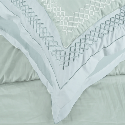 LUXE Comforter Set (600TC) - 100% Cotton King-Size Bedsheet + 2 Pillow Covers + 2 Cushion Cover + 1 Comforter