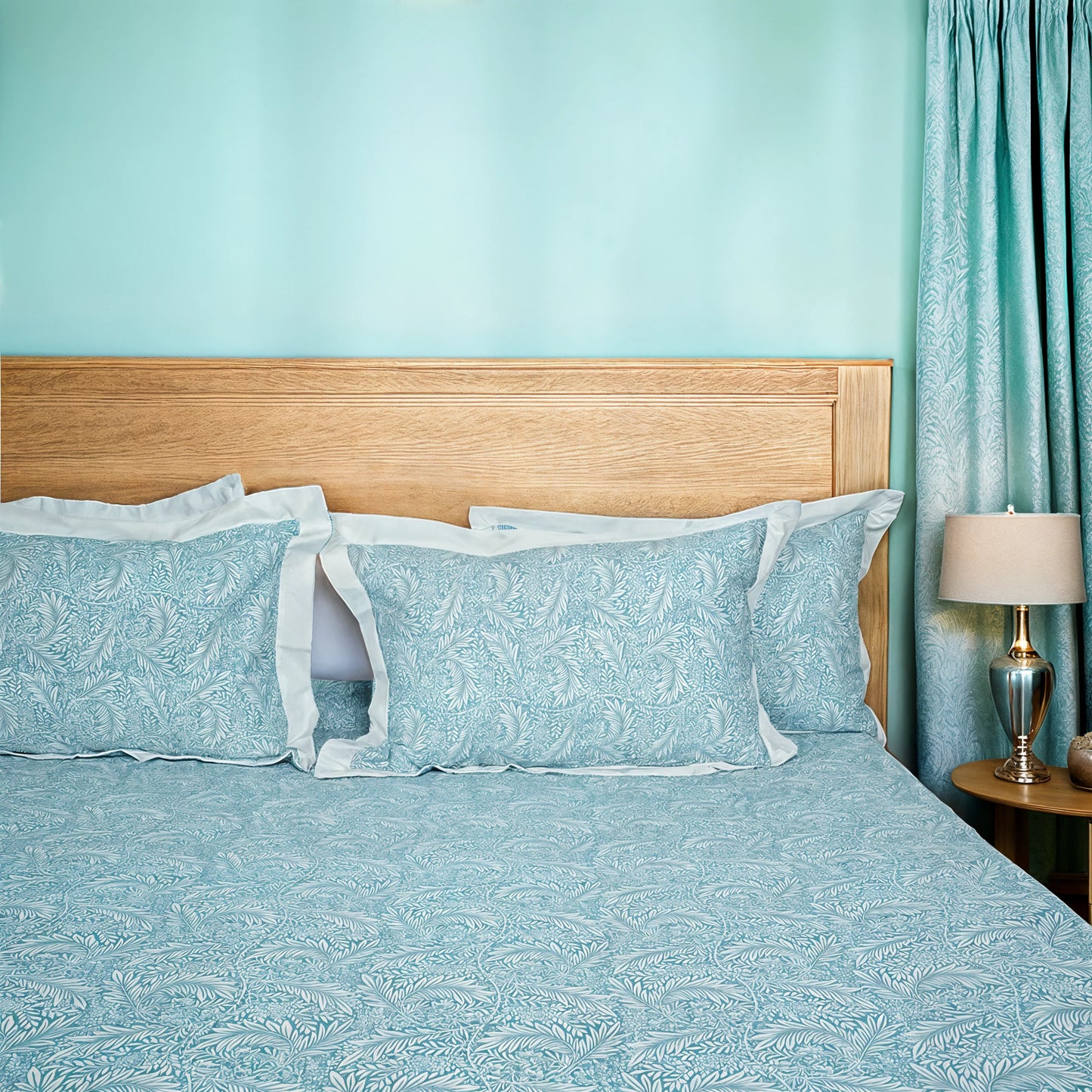 Laska Blue Orbits (150 TC) - 100% Cotton King-Size Bedsheet + 2 Pillow Covers