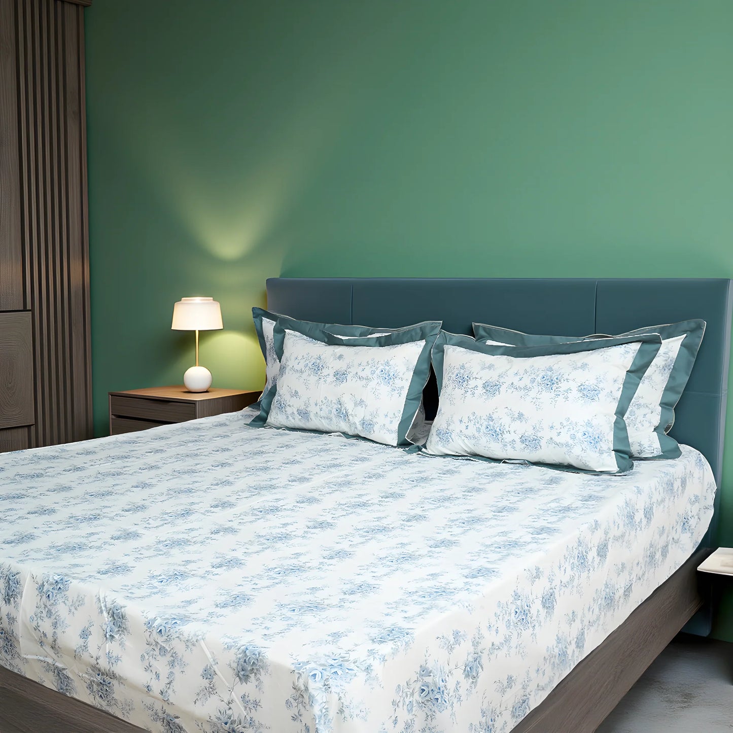Laska Impulse (150 TC) - 100% Cotton King-Size Bedsheet + 2 Pillow Covers