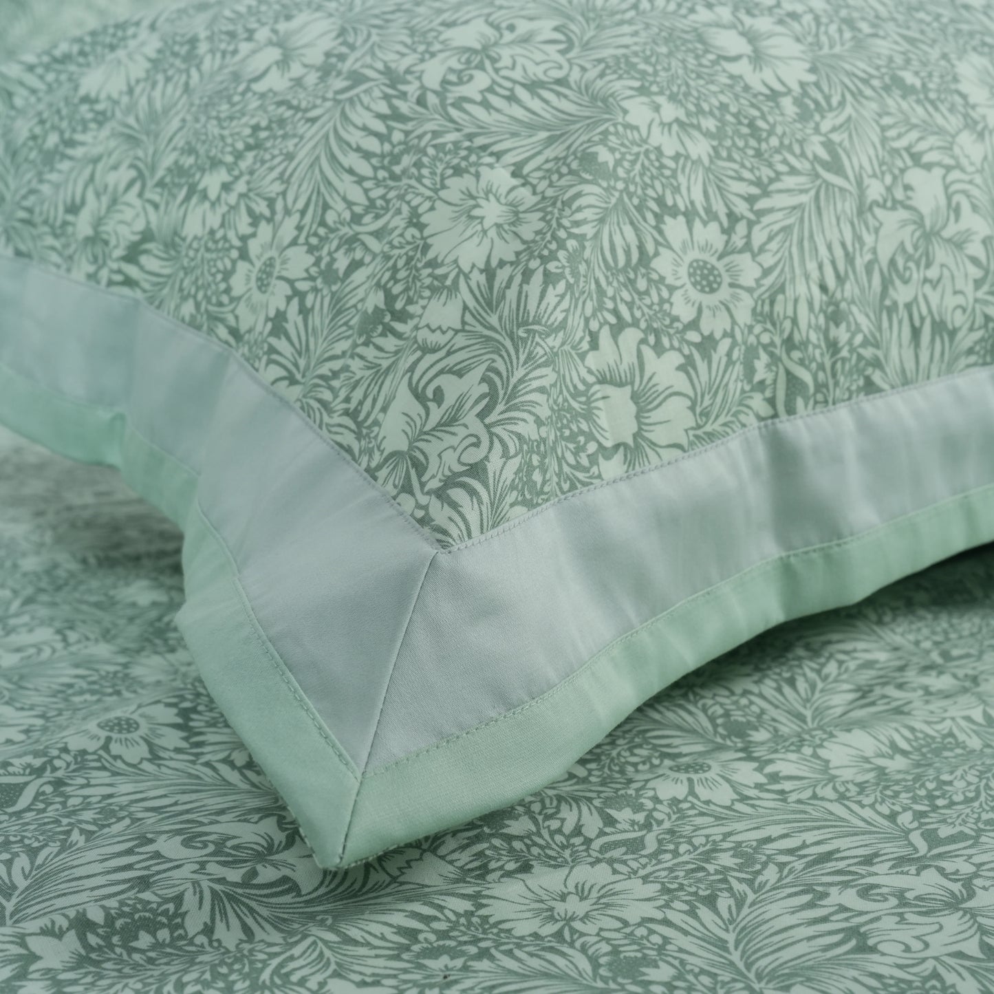 Lavish Sage Green 100% Cotton King-Size Bedsheet + 2 Pillow Covers