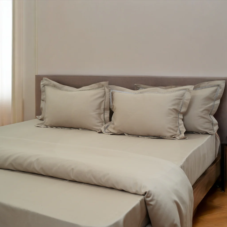 Luxor Caramel Comfort (300 TC) - 100% Cotton King-Size Bedsheet + 2 Pillow Covers