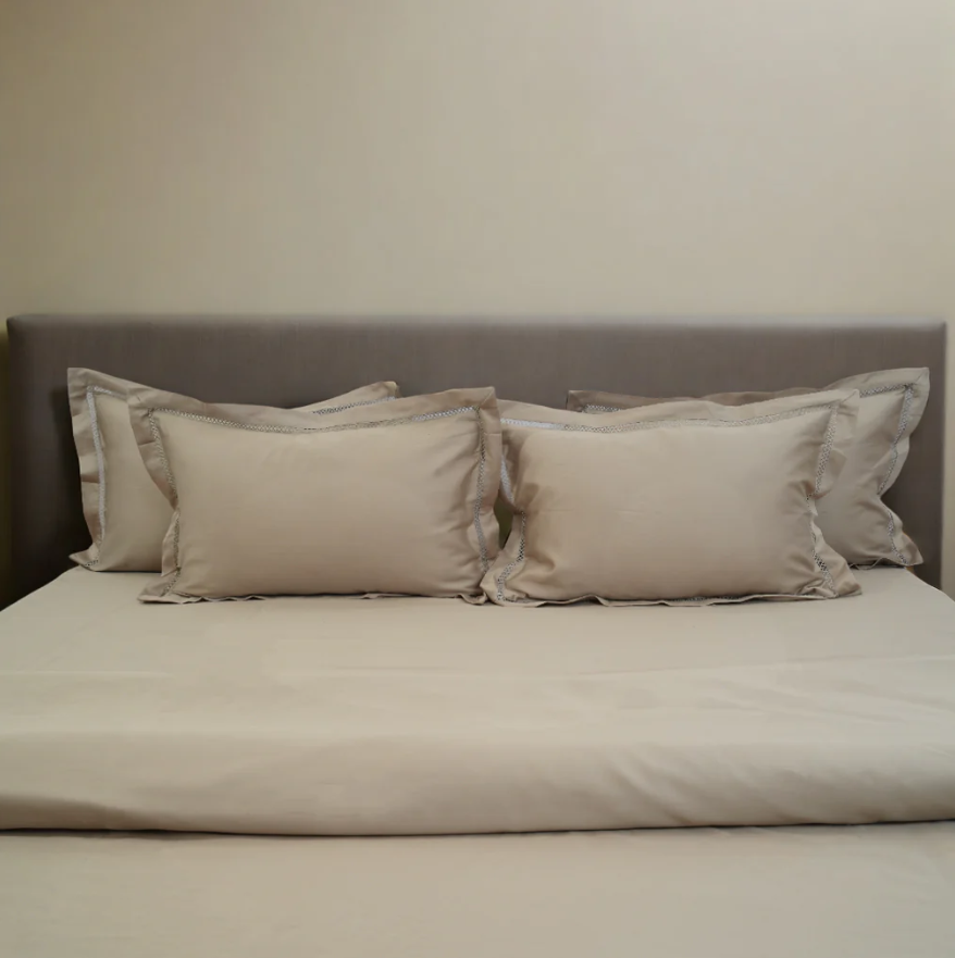 Luxor Caramel Comfort (300 TC) - 100% Cotton King-Size Bedsheet + 2 Pillow Covers