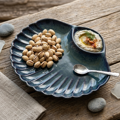 Premium Ceramic Seashell Chip & Dip Serving Platter – Glossy Shell Design | 27 × 25.5 × 4 cm (DZ)