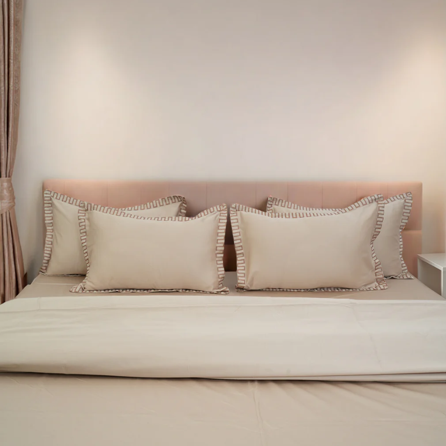 Pristine Cream Tumble (300 TC) - 100% Cotton King-Size Bedsheet + 2 Pillow Covers