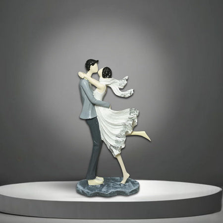 Kissing Couple Showpiece - (MVS)