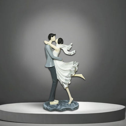 Kissing Couple Showpiece - (MVS)