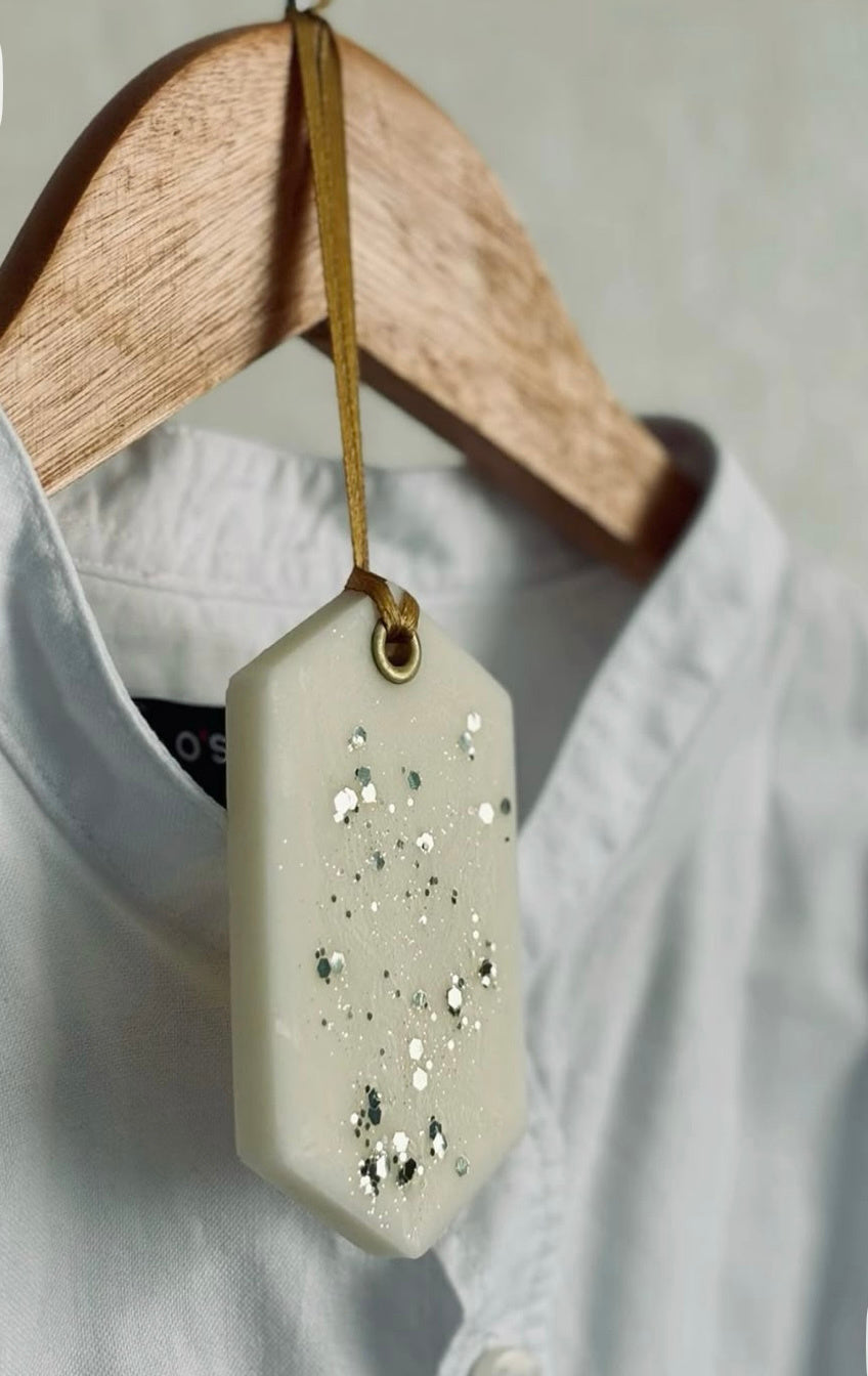 Elongated Hexagon Wax Sachet - 9.5 * 5.5cm base (TCA)